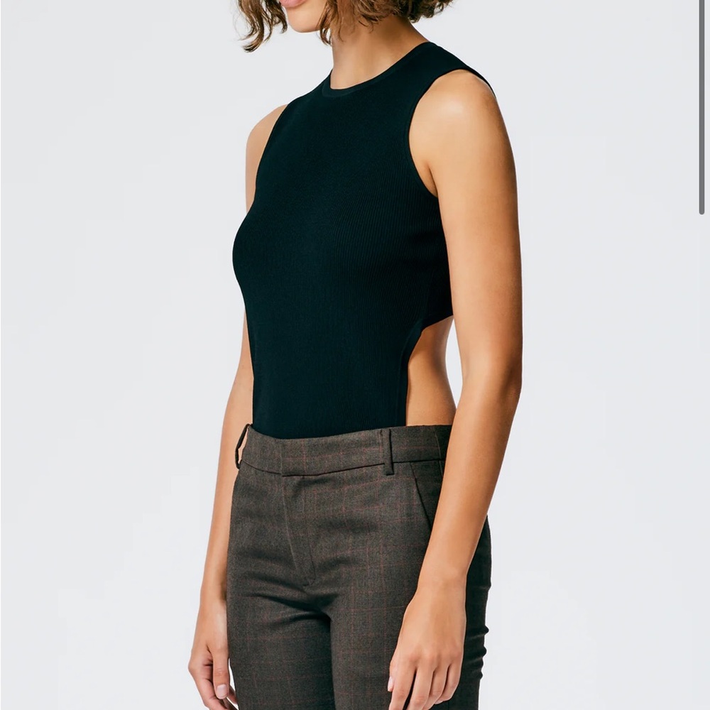 TIBI
GISELLE STRETCH SWEATER CIRCLE OPENBACK TANK BLACK